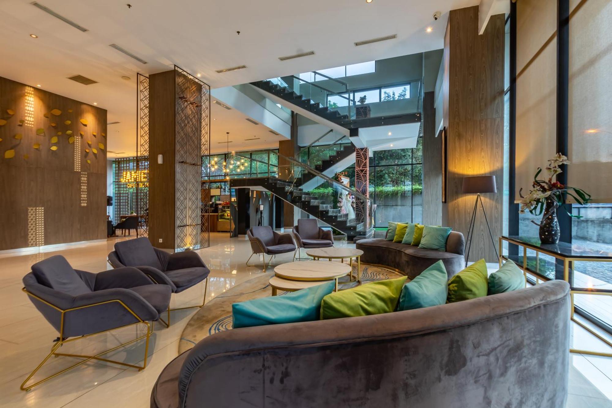 Hotel Ayola Lippo Cikarang Zewnętrze zdjęcie